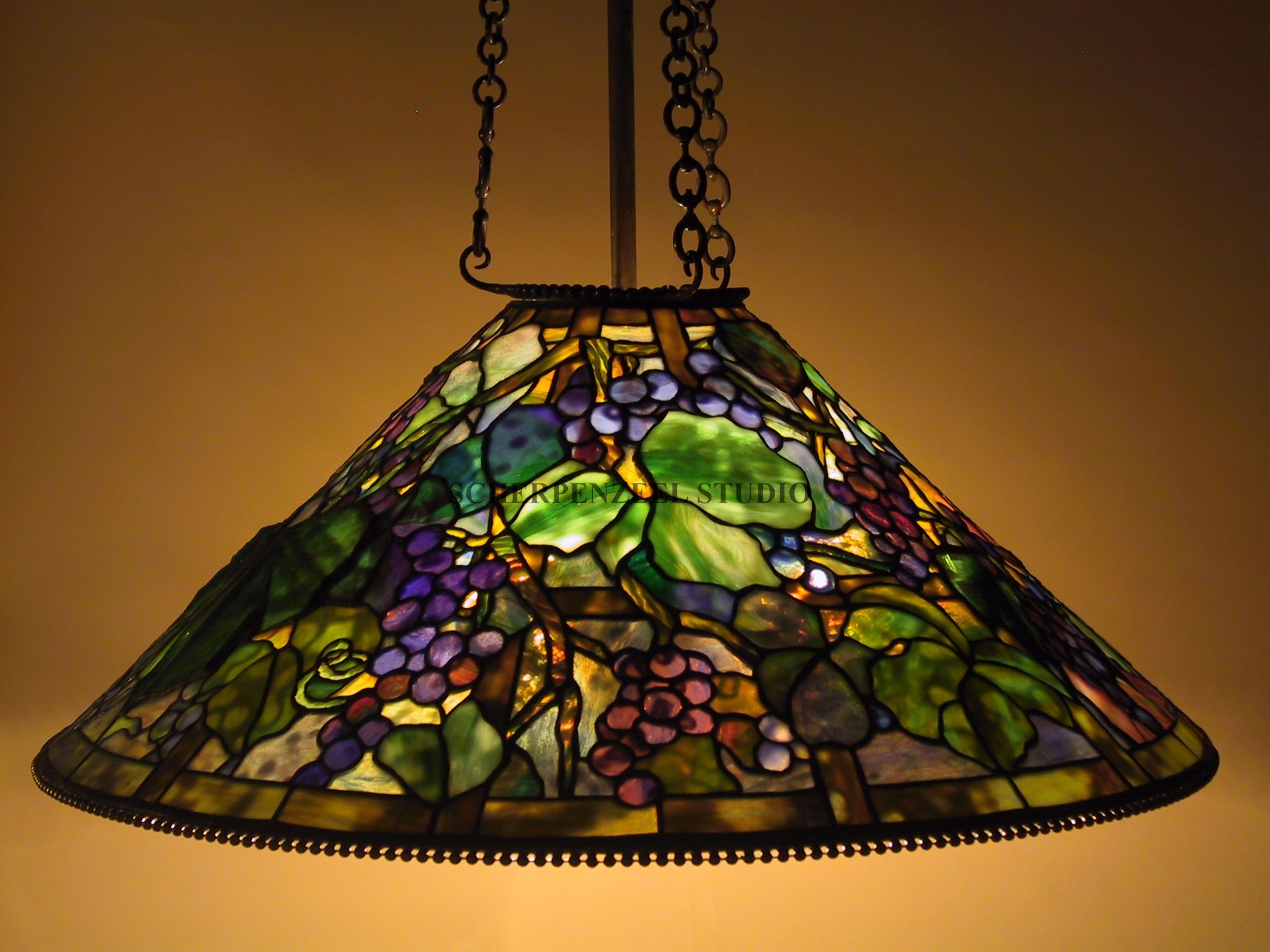 Grape shade, 3-chain fixture